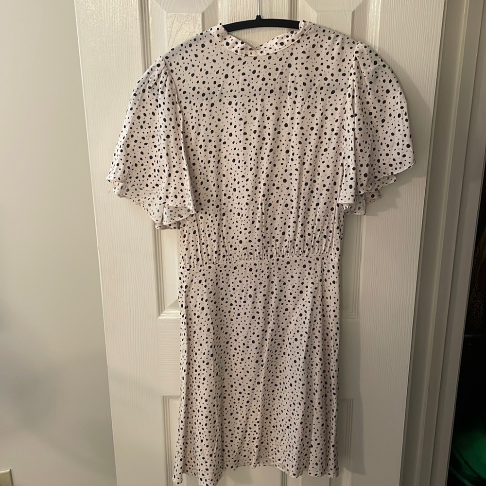 ✨NWT Dotted white and black dress